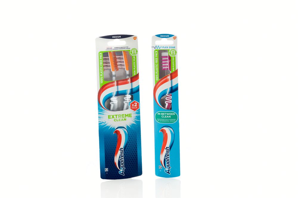 Plastic-free toothbrush packaging